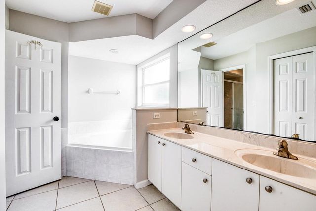 4605 NW Gastonia Street, Port St Lucie, FL 34983