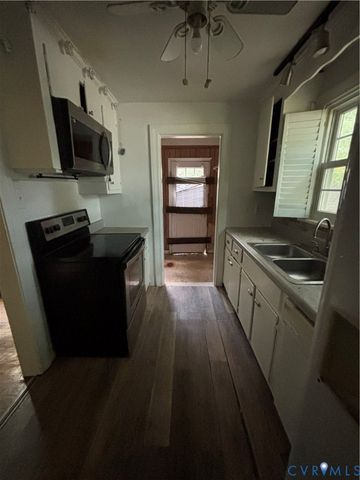 14 W Magruder St, Sandston, VA 23150