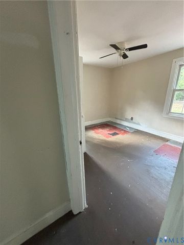 14 W Magruder St, Sandston, VA 23150
