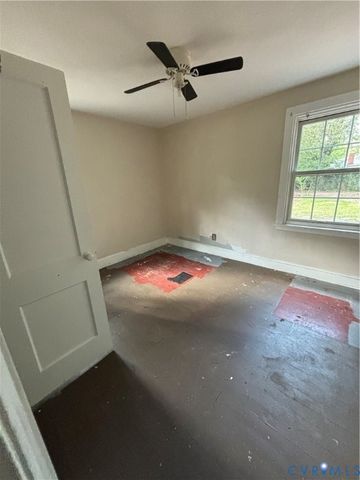 14 W Magruder St, Sandston, VA 23150