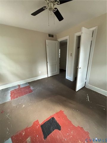 14 W Magruder St, Sandston, VA 23150
