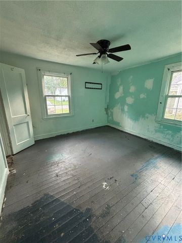 14 W Magruder St, Sandston, VA 23150