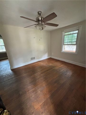 14 W Magruder St, Sandston, VA 23150