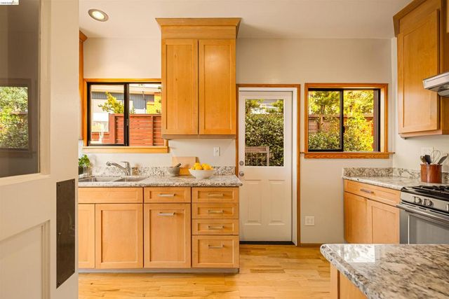 64 Colorado Ave, Berkeley, CA 94707