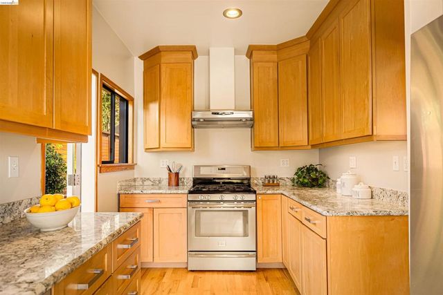 64 Colorado Ave, Berkeley, CA 94707