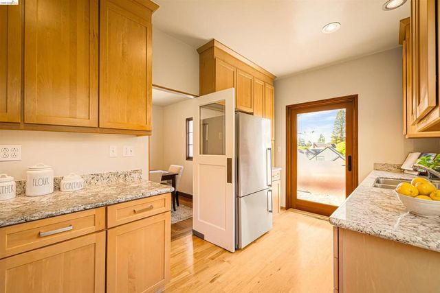 64 Colorado Ave, Berkeley, CA 94707