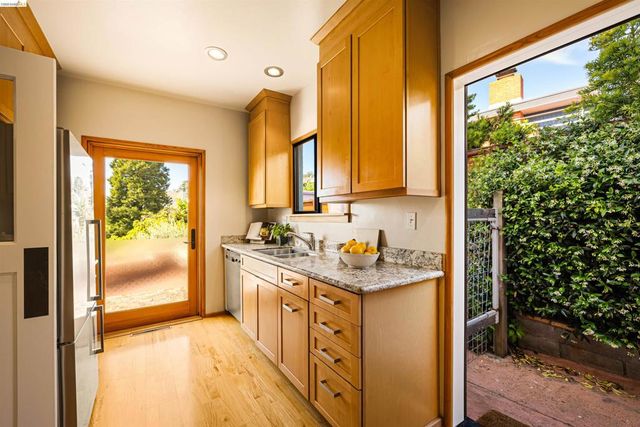 64 Colorado Ave, Berkeley, CA 94707