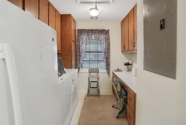 1001 Idlewilde Lane, Lake Charles, LA 70605