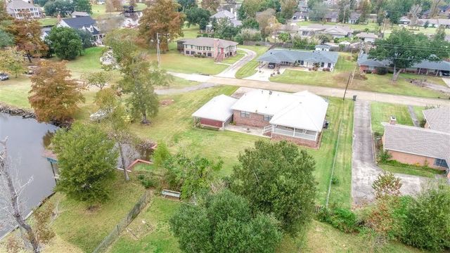 1001 Idlewilde Lane, Lake Charles, LA 70605