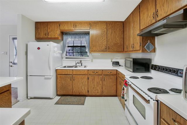 1001 Idlewilde Lane, Lake Charles, LA 70605