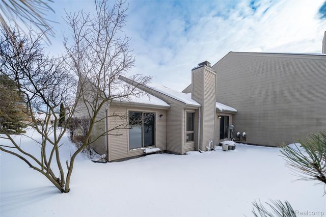 705 Preston Court, Rochester Hills, MI 48307