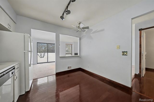 705 Preston Court, Rochester Hills, MI 48307