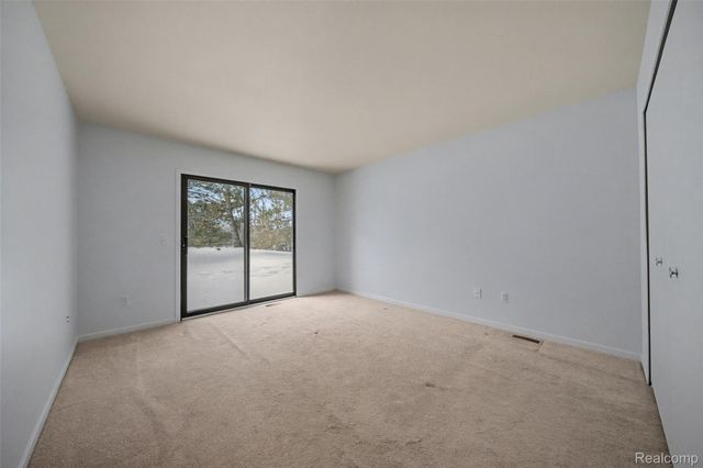 705 Preston Court, Rochester Hills, MI 48307