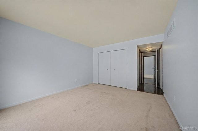 705 Preston Court, Rochester Hills, MI 48307