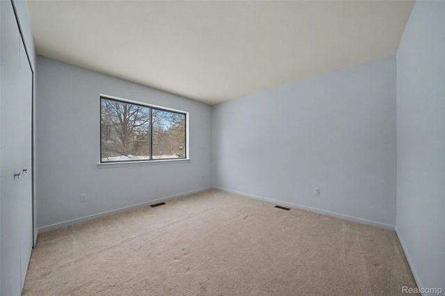 705 Preston Court, Rochester Hills, MI 48307