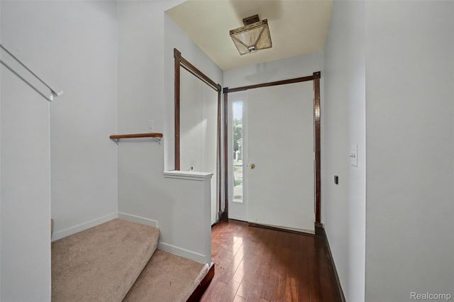 705 Preston Court, Rochester Hills, MI 48307