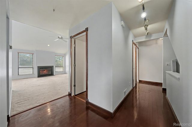 705 Preston Court, Rochester Hills, MI 48307