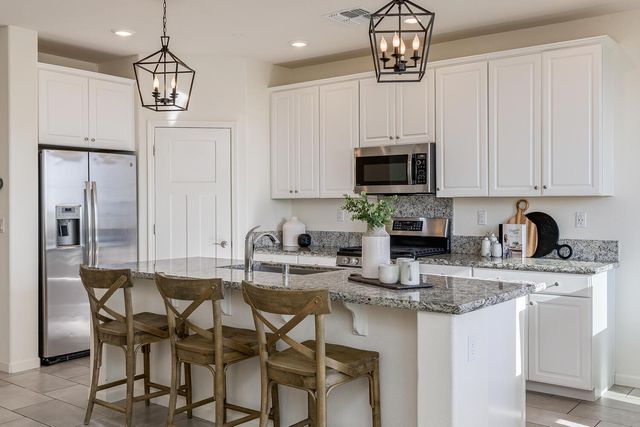 8012 Avanti Dr, El Dorado Hills, CA 95762