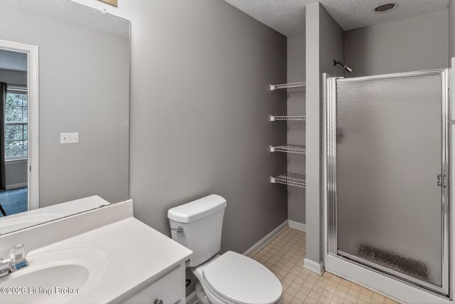 10518 Clayton Allen Blvd, Louisville, KY 40229