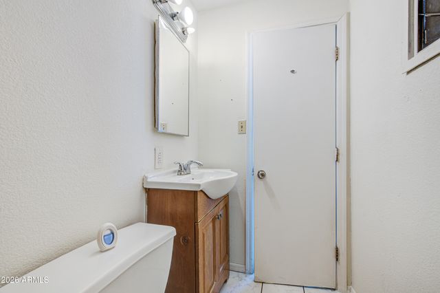 6601 W MONTE VISTA Road, Phoenix, AZ 85035