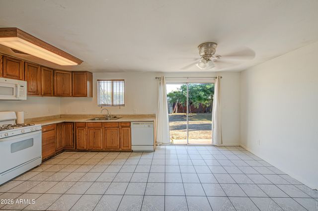 6601 W MONTE VISTA Road, Phoenix, AZ 85035