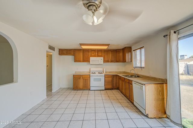 6601 W MONTE VISTA Road, Phoenix, AZ 85035