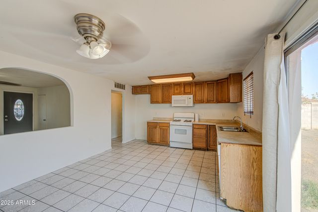 6601 W MONTE VISTA Road, Phoenix, AZ 85035