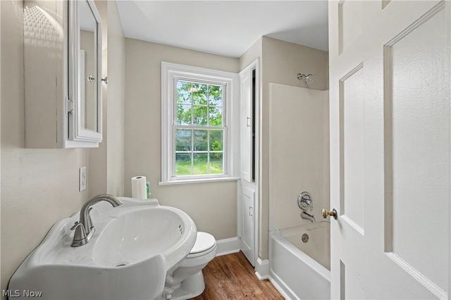 1808 W Comet Road, New Franklin, OH 44614
