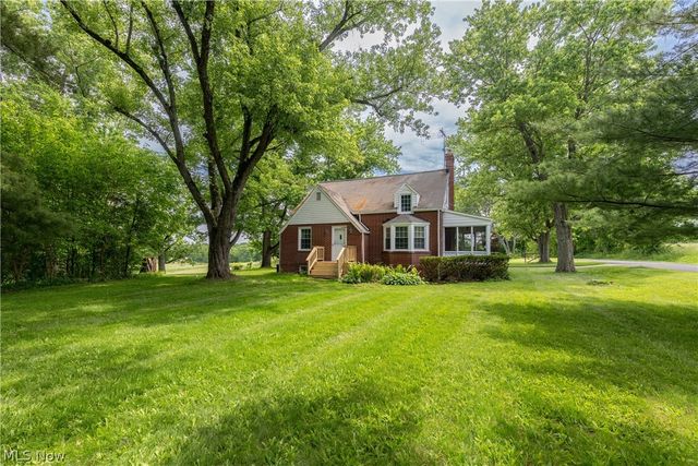 1808 W Comet Road, New Franklin, OH 44614