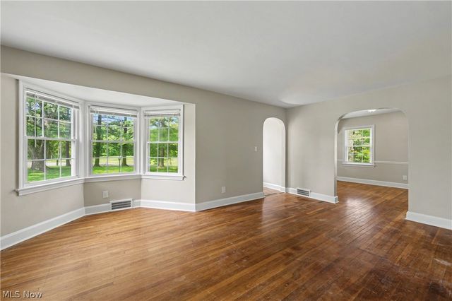 1808 W Comet Road, New Franklin, OH 44614