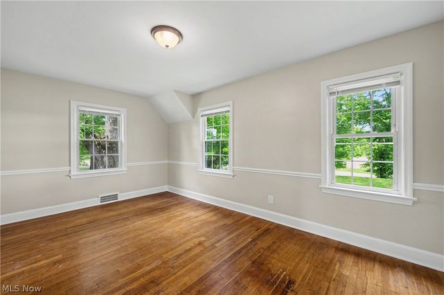 1808 W Comet Road, New Franklin, OH 44614