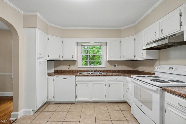 1808 W Comet Road, New Franklin, OH 44614