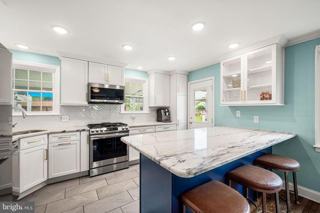 1006 W BRIDGE ST, Phoenixville, PA 19460
