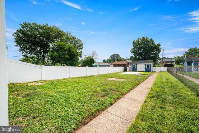 1006 W BRIDGE ST, Phoenixville, PA 19460