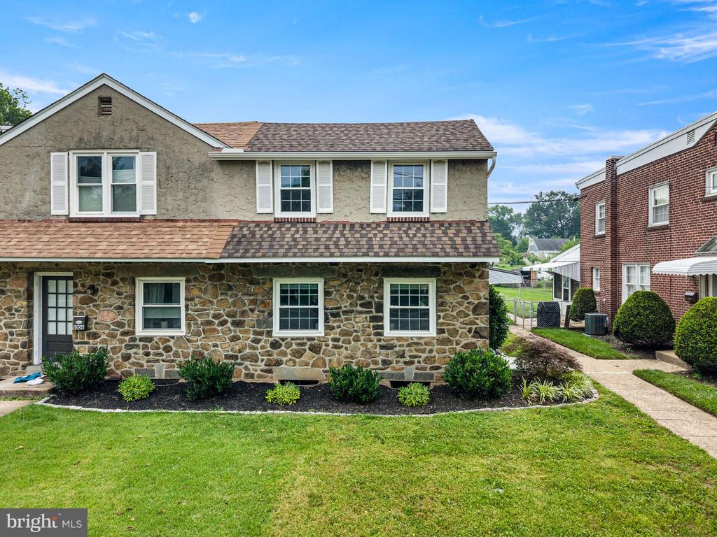 1006 W BRIDGE ST, Phoenixville, PA 19460