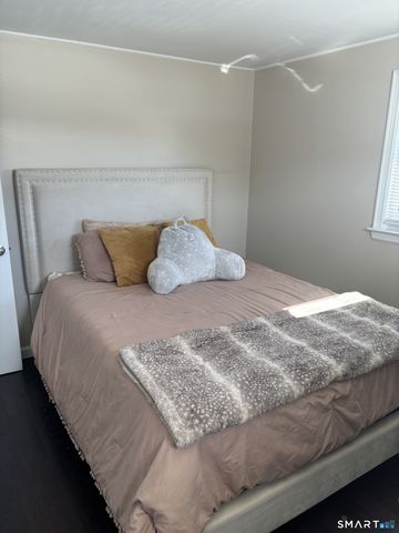 130 Round Hill Road, Meriden, CT 06450