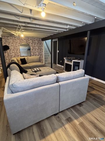 130 Round Hill Road, Meriden, CT 06450