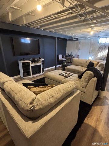 130 Round Hill Road, Meriden, CT 06450