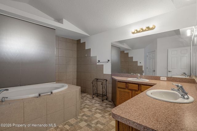 7285 Nightwalker Road, Weeki Wachee, FL 34613