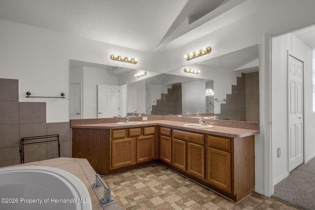 7285 Nightwalker Road, Weeki Wachee, FL 34613