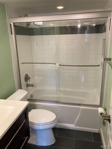 1520 E Swan Circle, Brentwood, MO 63144