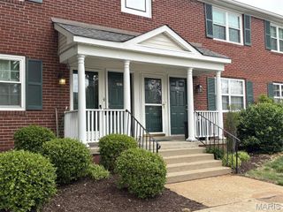 1520 E Swan Circle, Brentwood, MO 63144