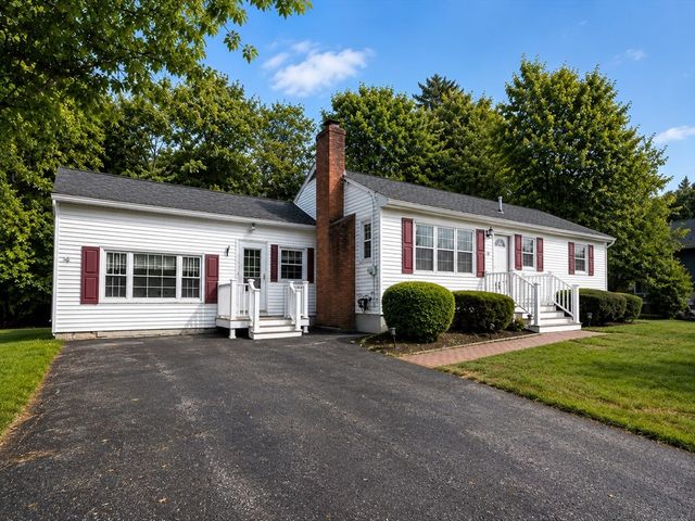 14 Appletree Rd, Tewksbury, MA 01876