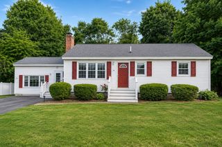 14 Appletree Rd, Tewksbury, MA 01876