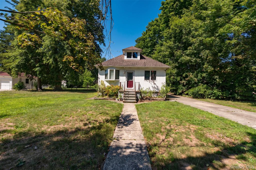 2780 Cedar Avenue, Ronkonkoma, NY 11779 — exterior