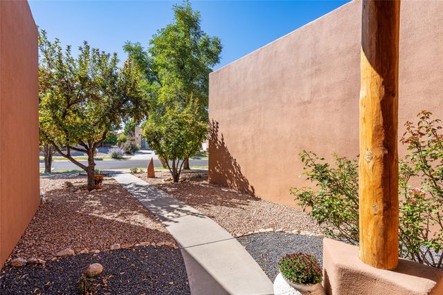 7 Westwind, Santa Fe, NM 87508