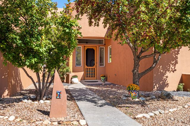 7 Westwind, Santa Fe, NM 87508