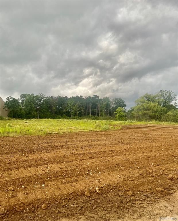 1727 Crescent Lake Road, Waterford, MI 48327