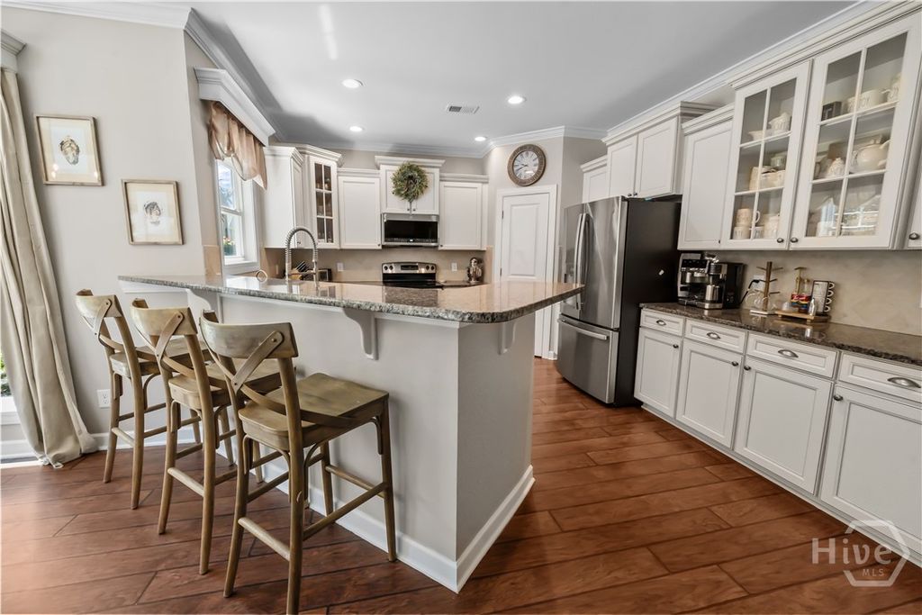 Image 13 of property listing at 240 Kingswood Drive, Richmond Hill, GA 31324