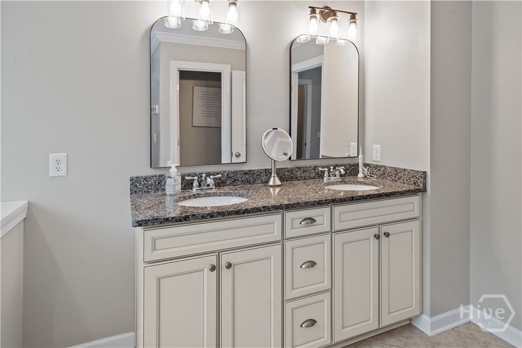 Image 38 of property listing at 240 Kingswood Drive, Richmond Hill, GA 31324